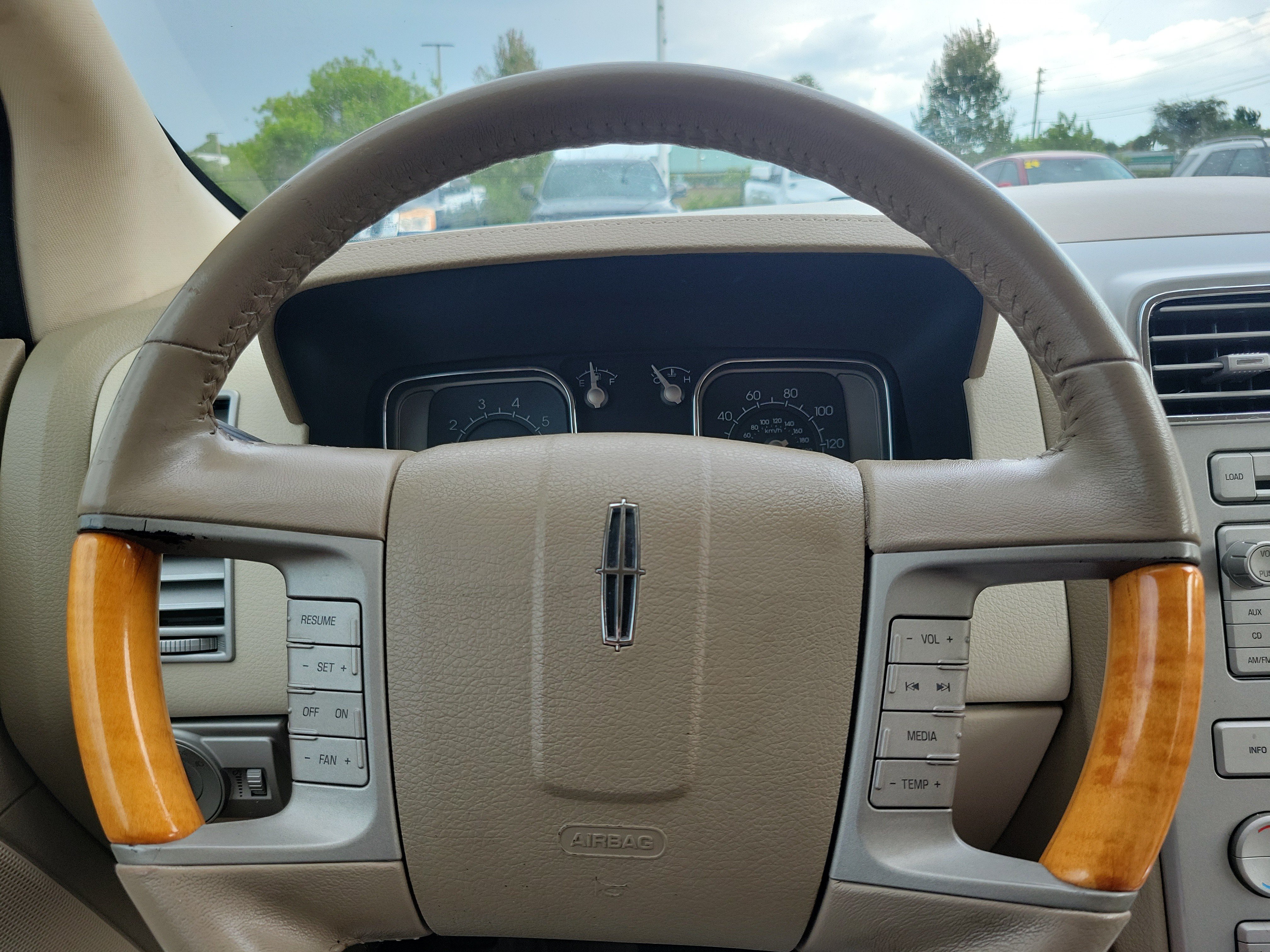 Used 2007 Lincoln MKX 2WD image 16