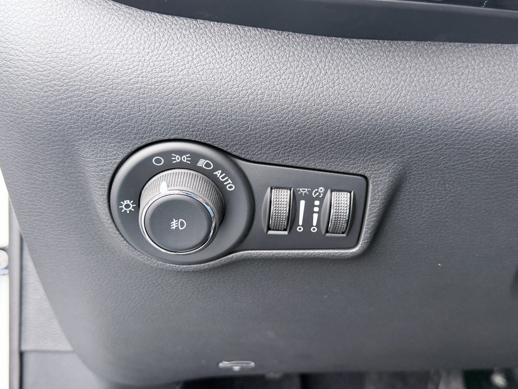 New 2026 Jeep Compass Latitude image 11