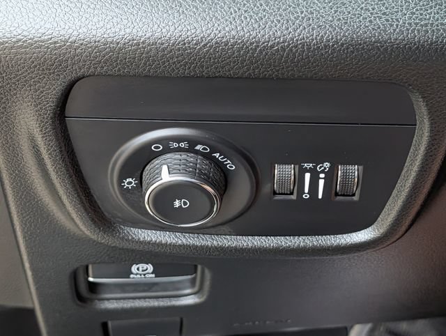 Used 2025 Jeep Grand Cherokee L Summit AWD/4WD image 23