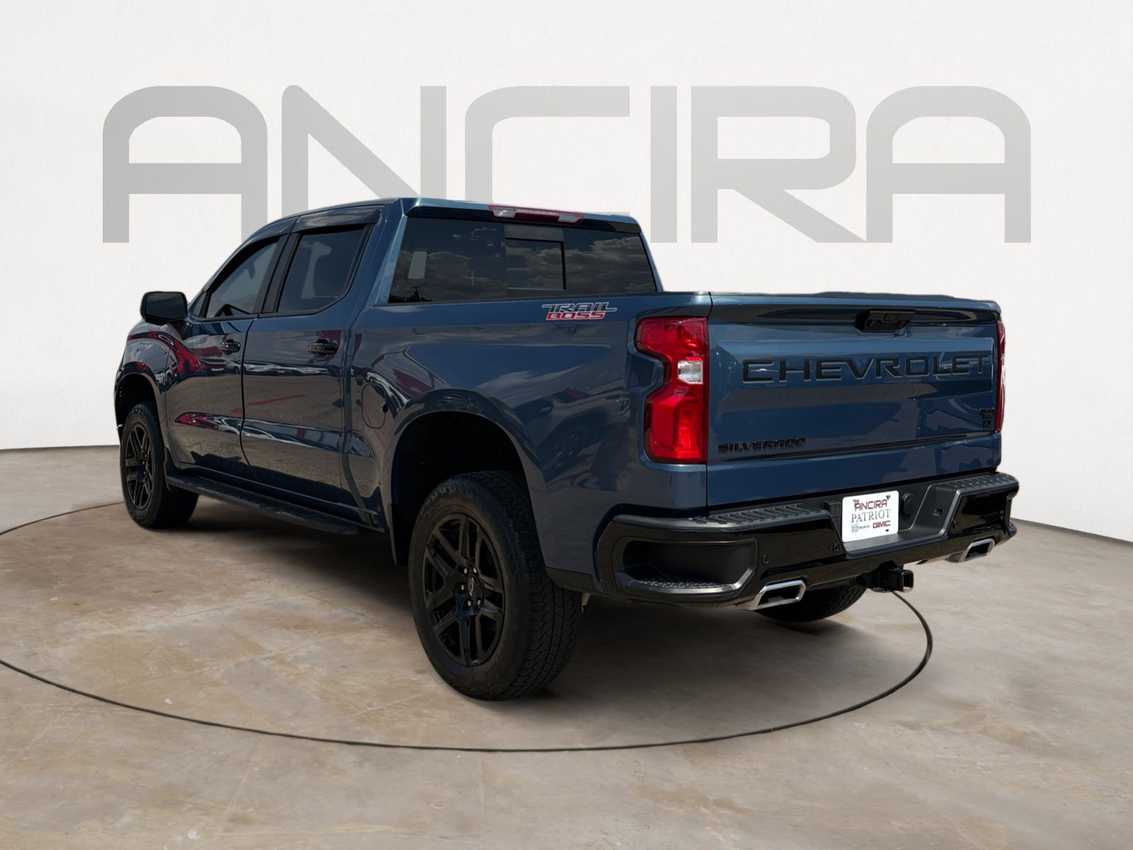 Used 2024 Chevrolet Silverado 1500 LT Trail Boss w/ LT Trail Boss Premium Package AWD/4WD image 8