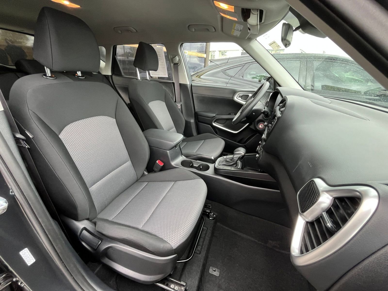 Used 2025 Kia Soul LX w/ LX Technology Package image 34