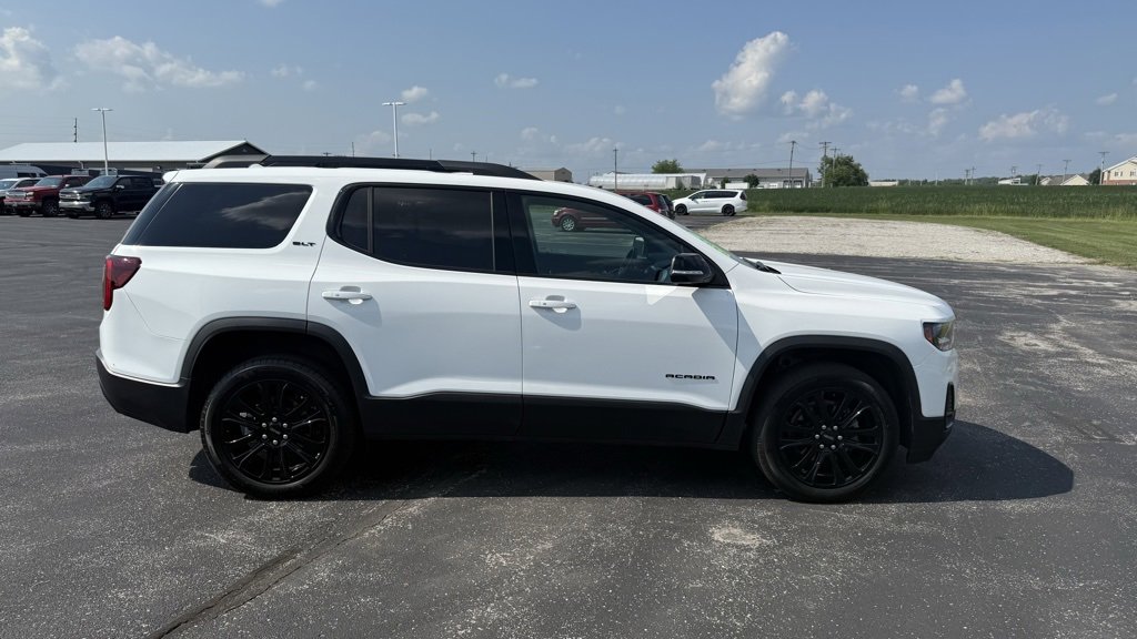 Used 2023 GMC Acadia SLT w/ Elevation Edition image 8