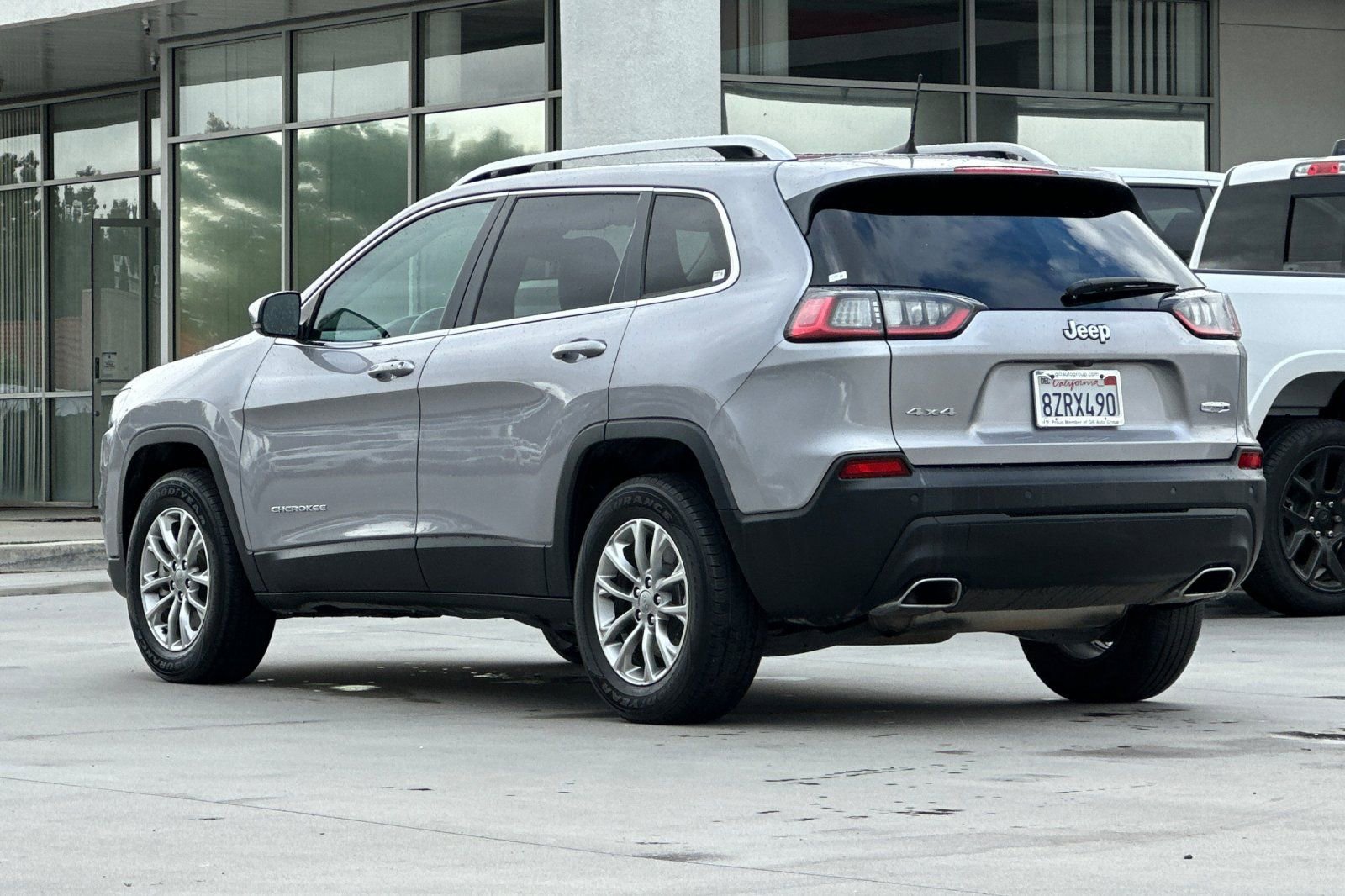 Used 2021 Jeep Cherokee Latitude Lux AWD/4WD image 4