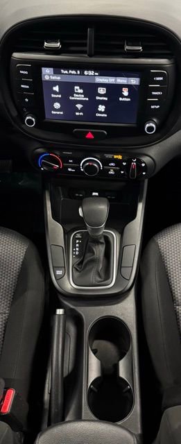 Used 2023 Kia Soul LX w/ LX Technology Package image 16