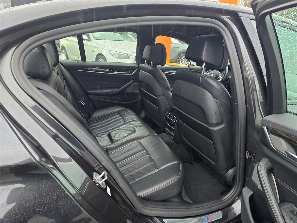 Used 2020 BMW M550i xDrive image 16