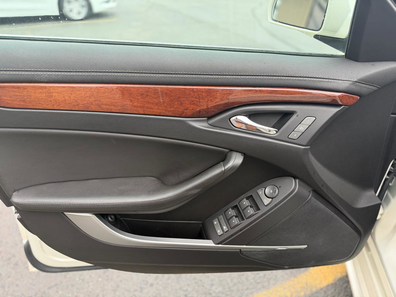 Used 2011 Cadillac CTS Premium image 18