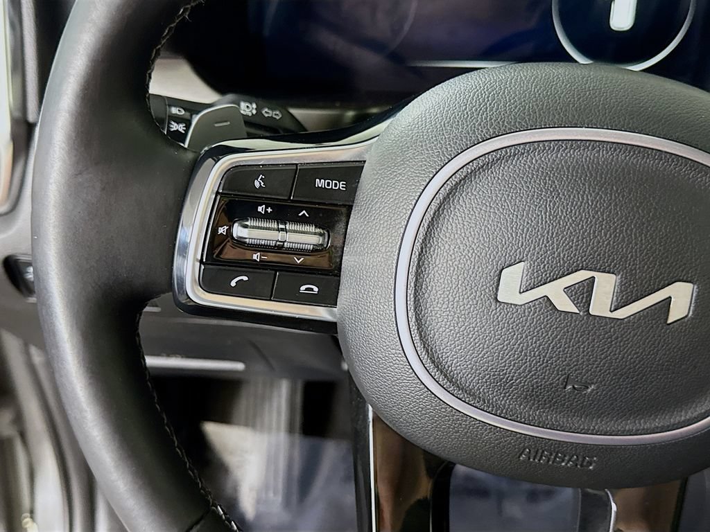 Used 2023 Kia Sorento SX AWD/4WD image 23