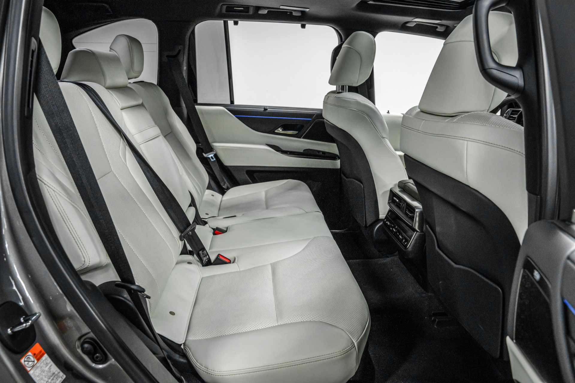 Used 2024 Lexus LX 600 4WD w/ Appearance Package image 34