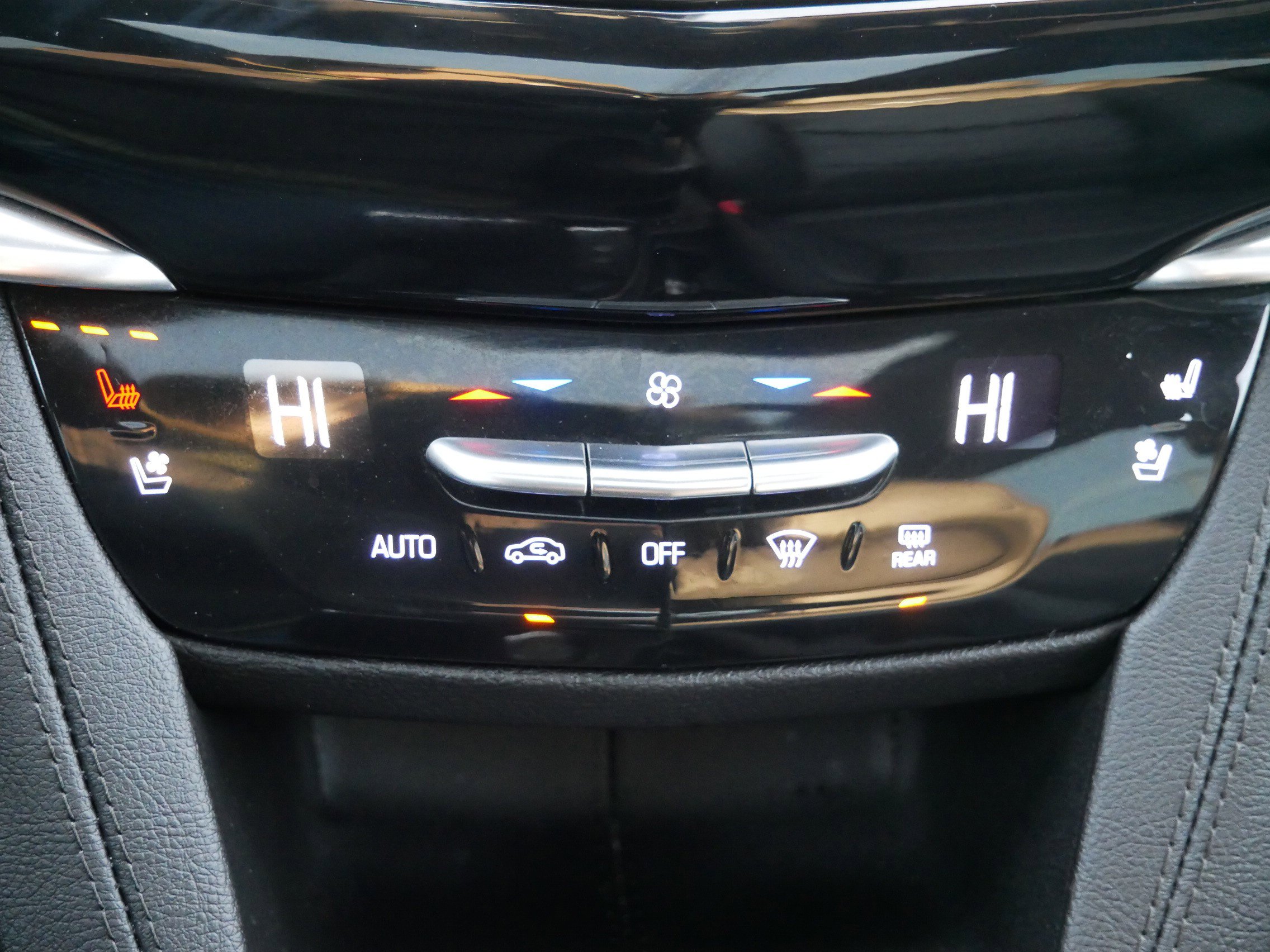 Used 2023 Cadillac XT6 Sport w/ Platinum Package AWD/4WD image 21