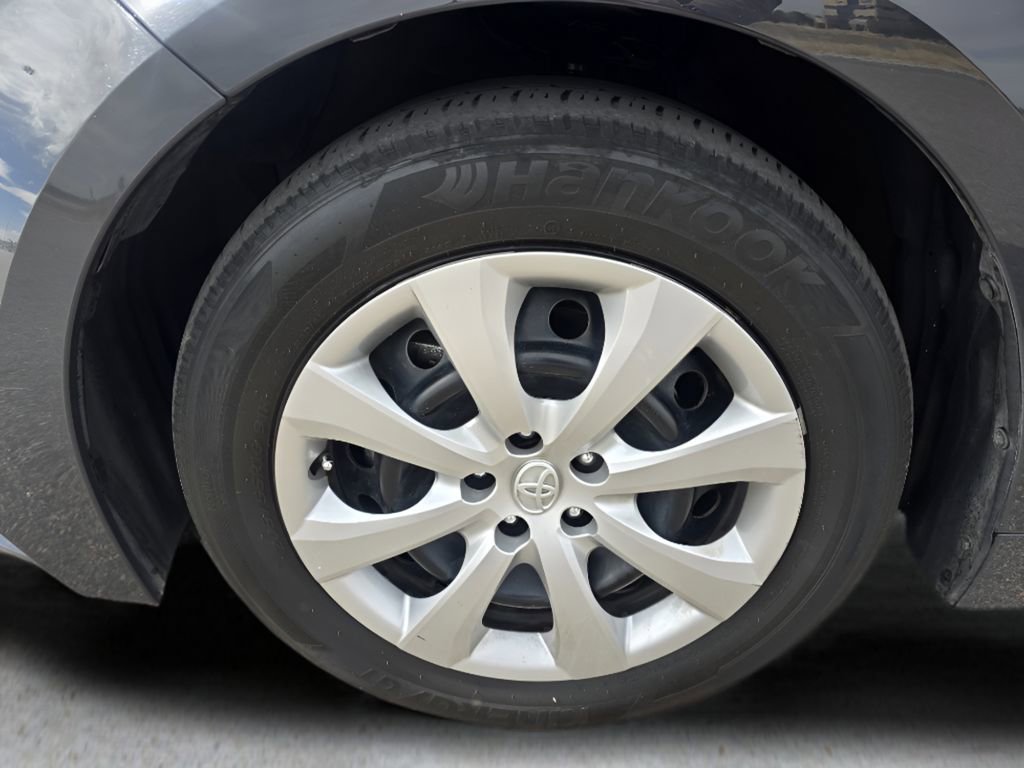 Used 2024 Toyota Corolla LE image 9
