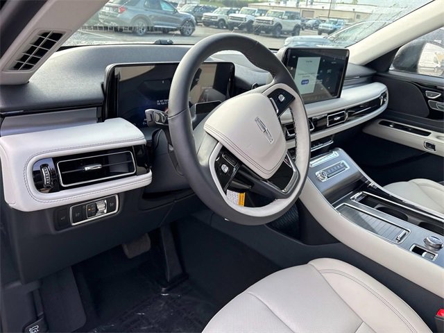 New 2025 Lincoln Aviator AWD w/ Jet Appearance Package image 27
