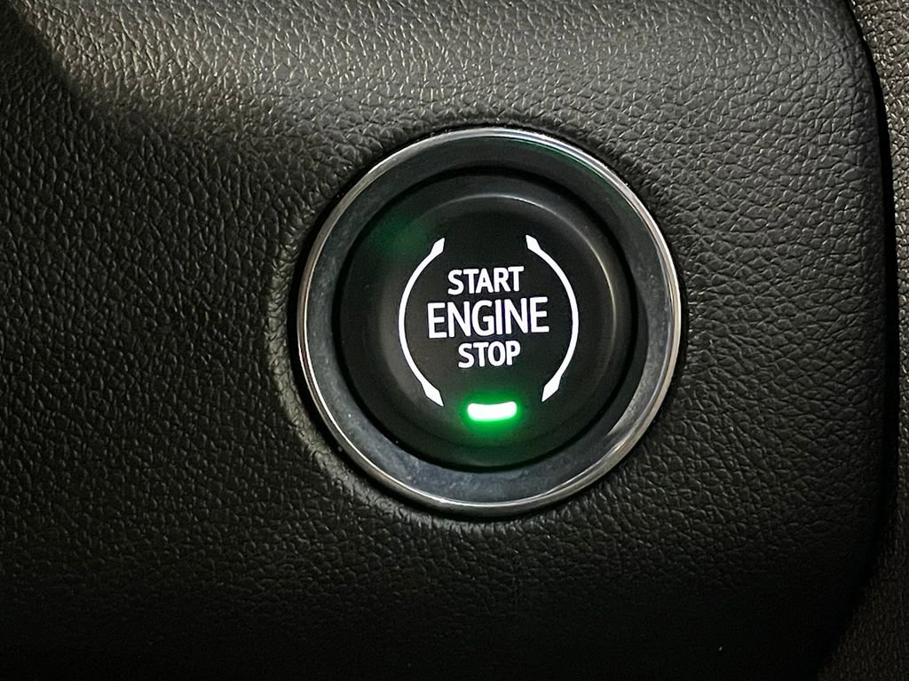 Used 2025 GMC Acadia Elevation image 30