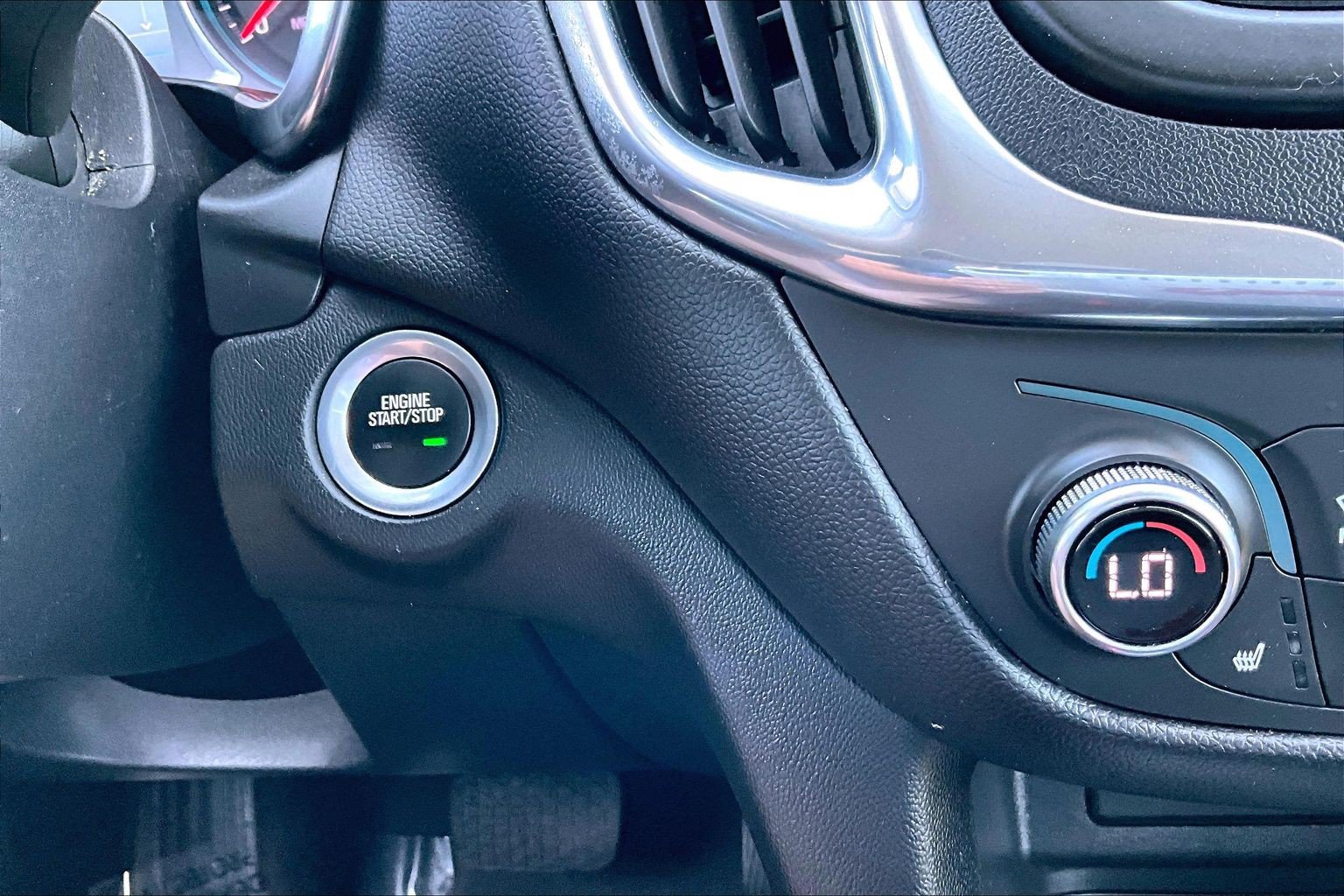 Used 2019 Chevrolet Equinox LT FWD image 22