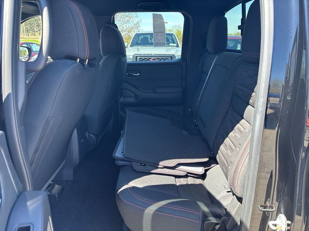 Used 2024 Nissan Frontier PRO-4X w/ Technology Package AWD/4WD image 16