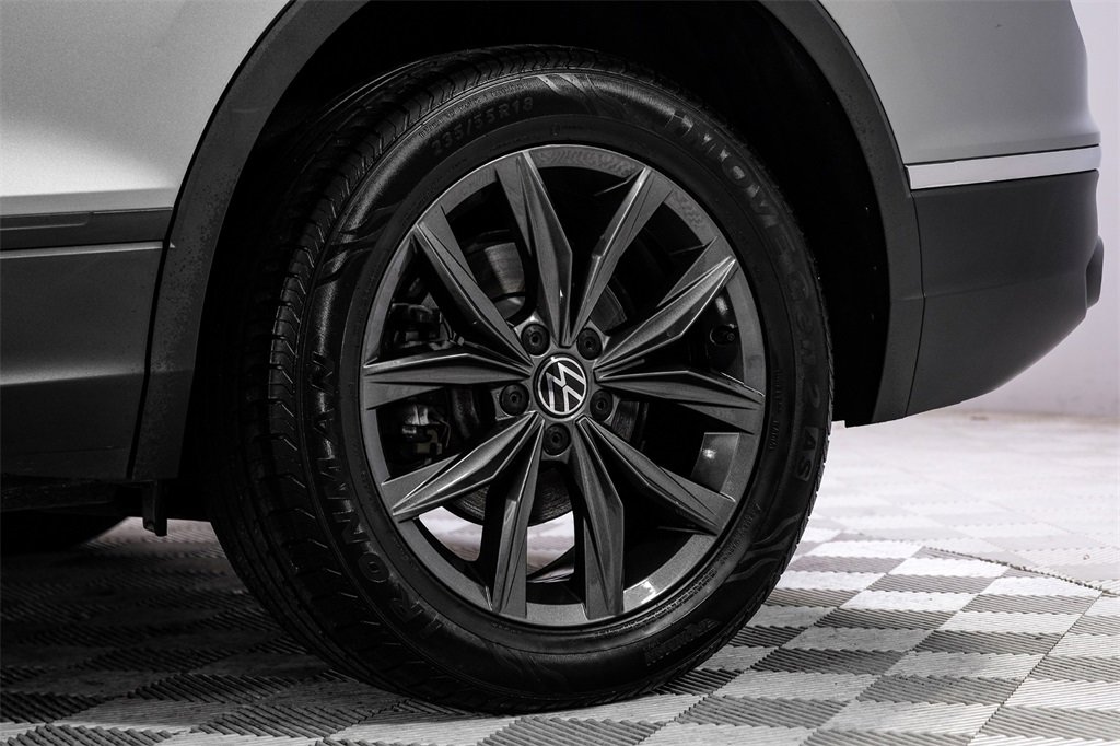 Used 2022 Volkswagen Tiguan SE image 61