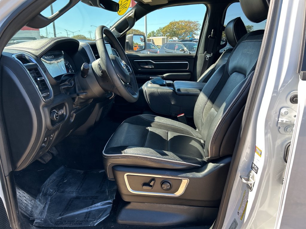 Used 2025 RAM 1500 Laramie AWD/4WD image 10