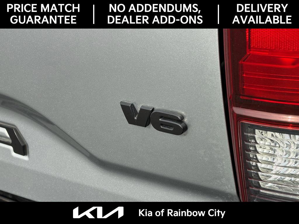 Used 2023 Toyota Tacoma SR5 w/ Technology Package image 8