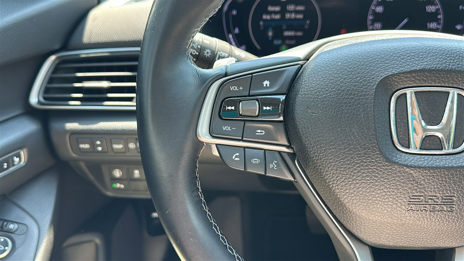 Used 2018 Honda Accord Touring image 17