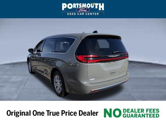 Used 2023 Chrysler Pacifica Touring-L image 25