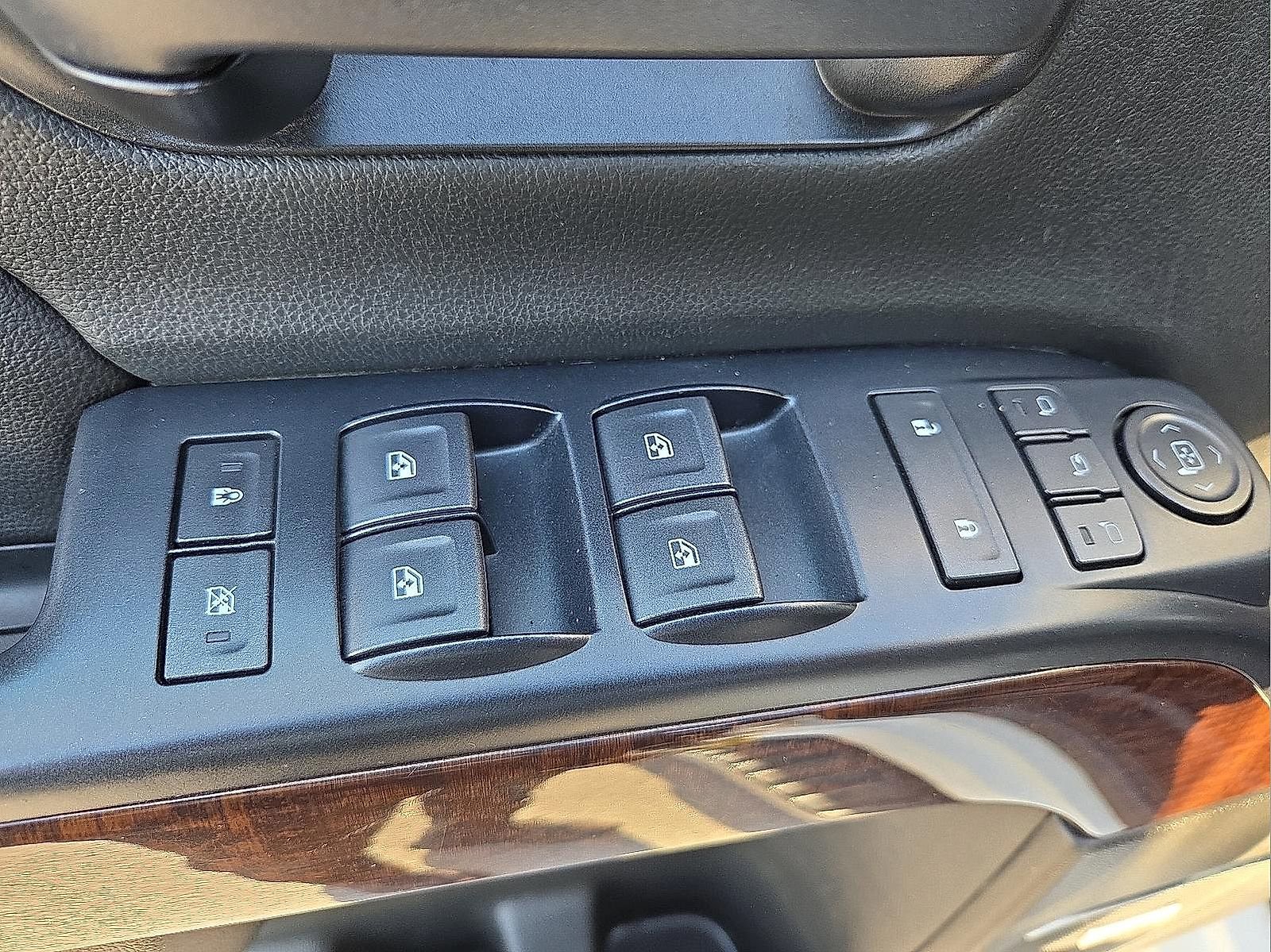 Used 2018 GMC Sierra 1500 SLT w/ SLT Premium Package image 15