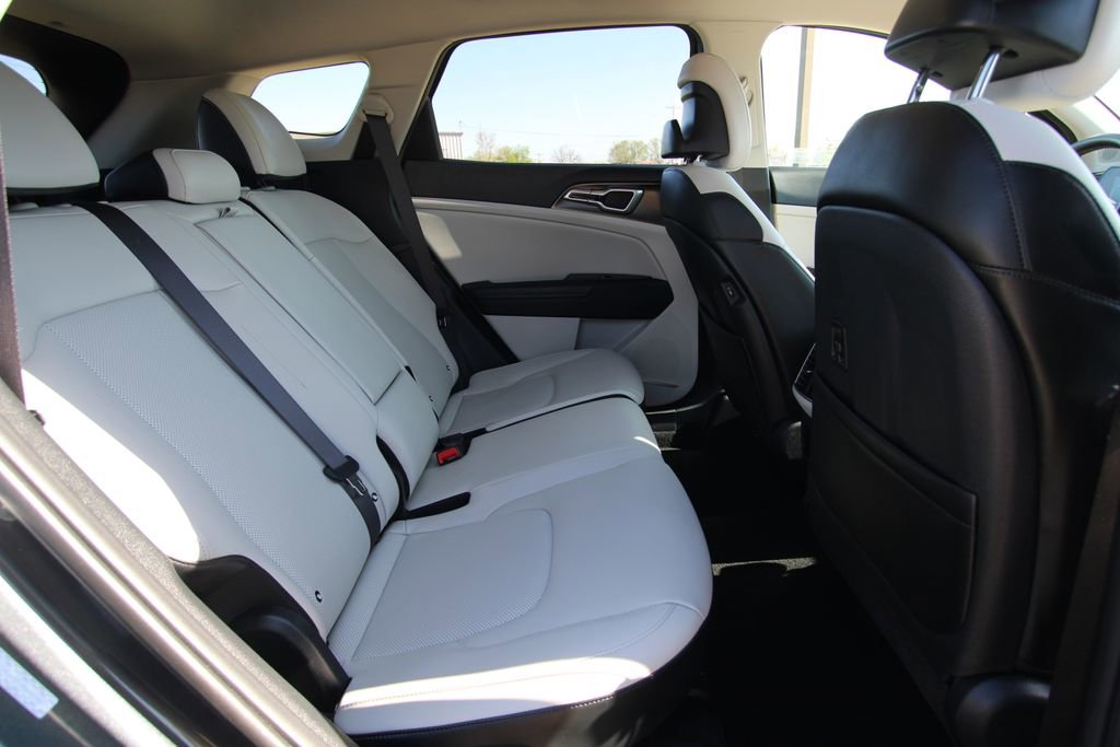 Used 2024 Kia Sportage EX image 9