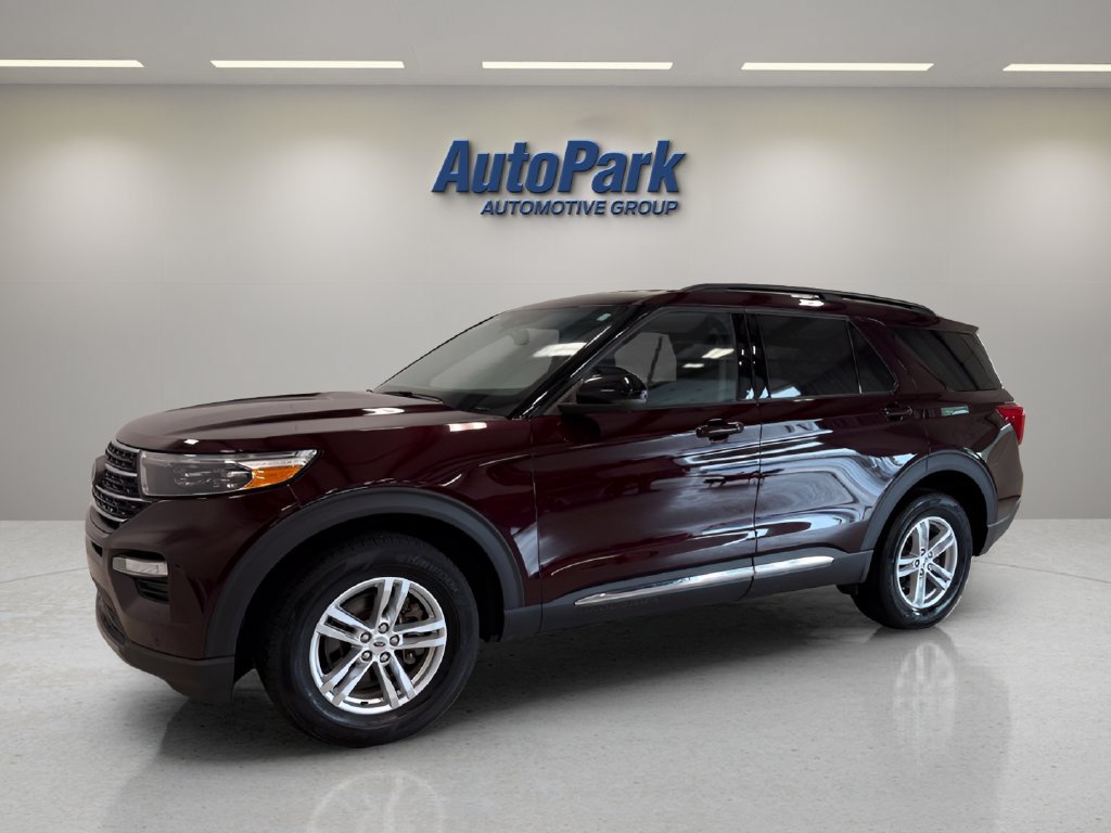 Certified 2023 Ford Explorer XLT w/ Equipment Group 202A AWD/4WD image 3