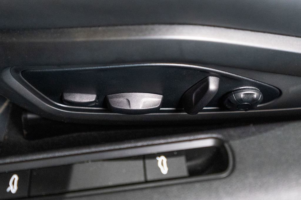 Certified 2025 Porsche 911 Carrera GTS RWD image 27