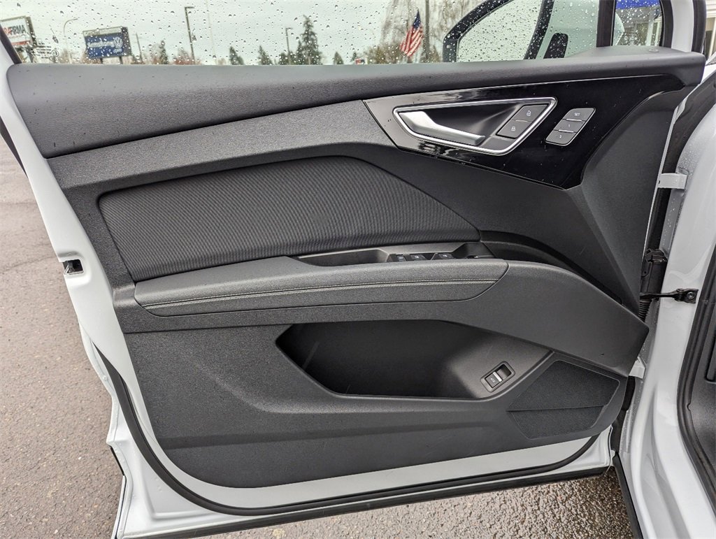 Used 2023 Audi Q4 e-tron Prestige w/ Black Optic Package image 10