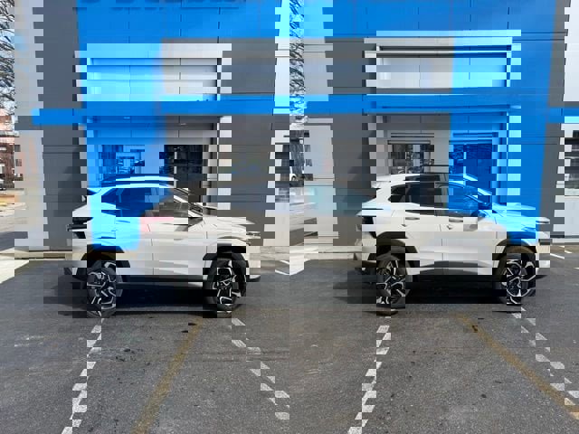 New 2026 Chevrolet Trax RS w/ Sunroof Package image 4