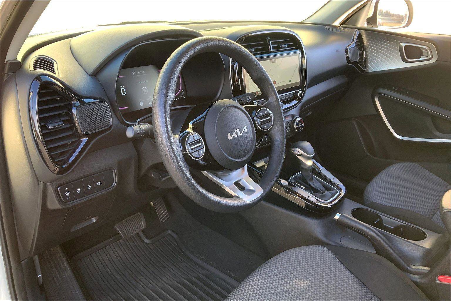 Used 2023 Kia Soul S image 13