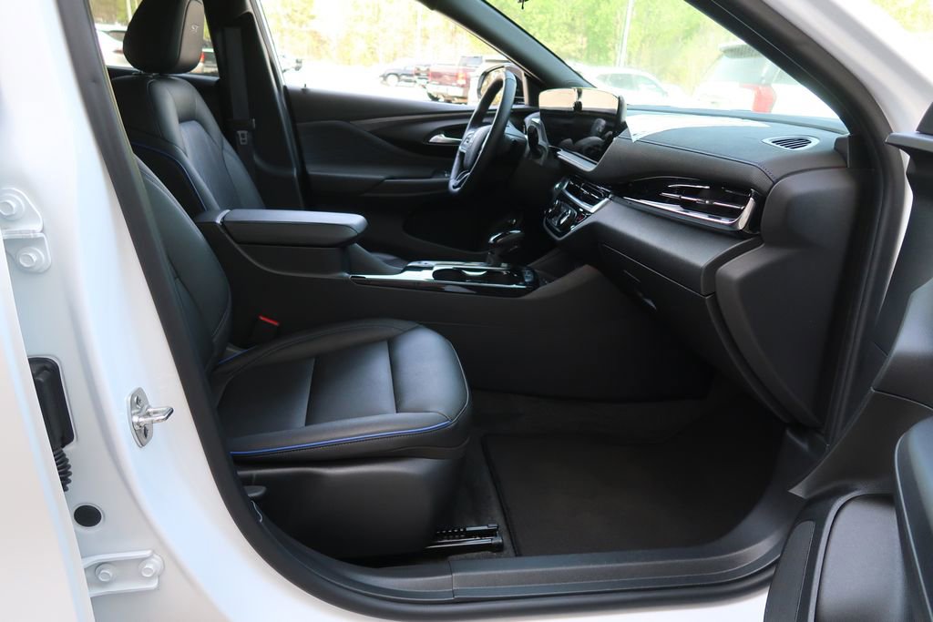 Certified 2024 Buick Envista Sport Touring w/ Convenience I Package image 34