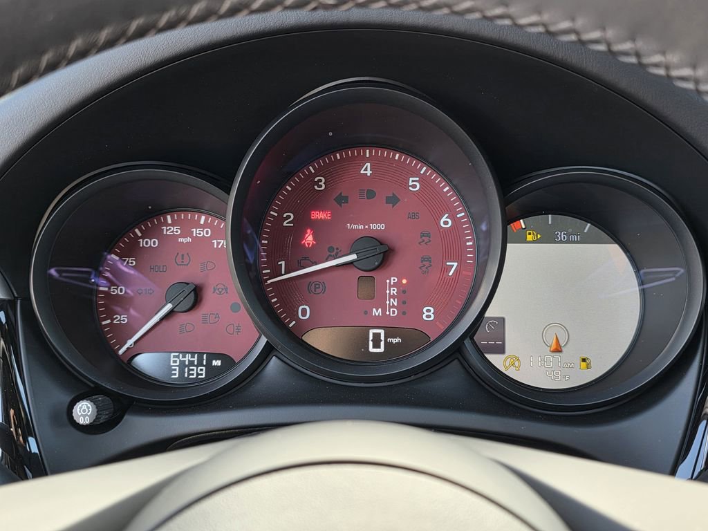 Used 2025 Porsche Macan image 32