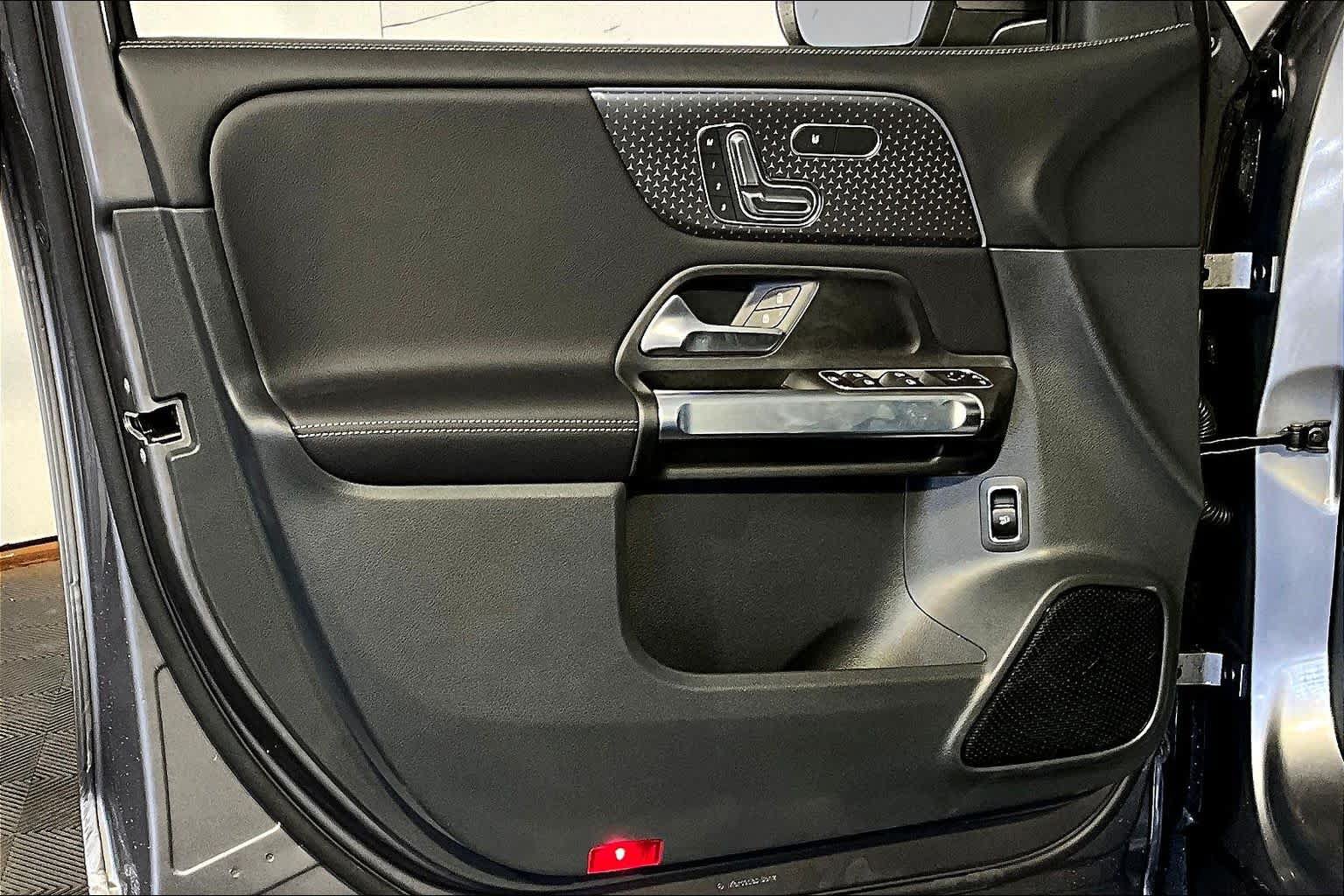New 2026 Mercedes-Benz GLB 250 4MATIC image 11