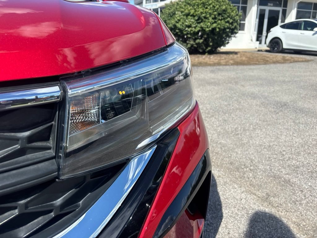Certified 2022 Volkswagen Taos SE FWD image 9