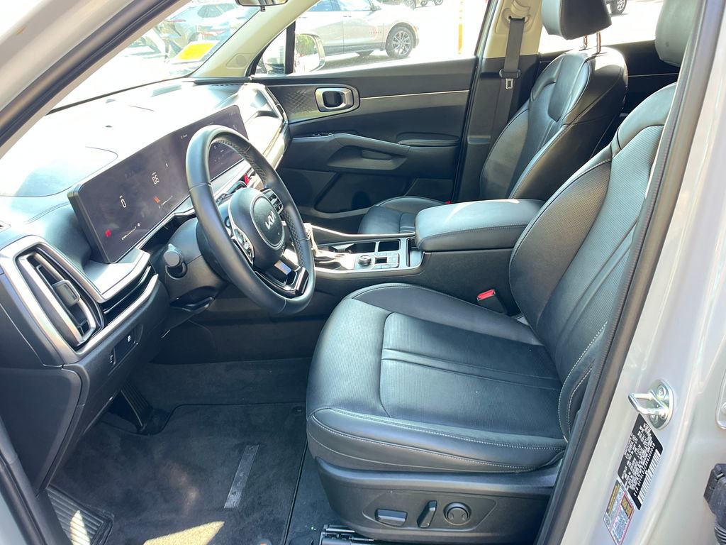 Used 2024 Kia Sorento S w/ Panoramic Sunroof Package AWD/4WD image 9