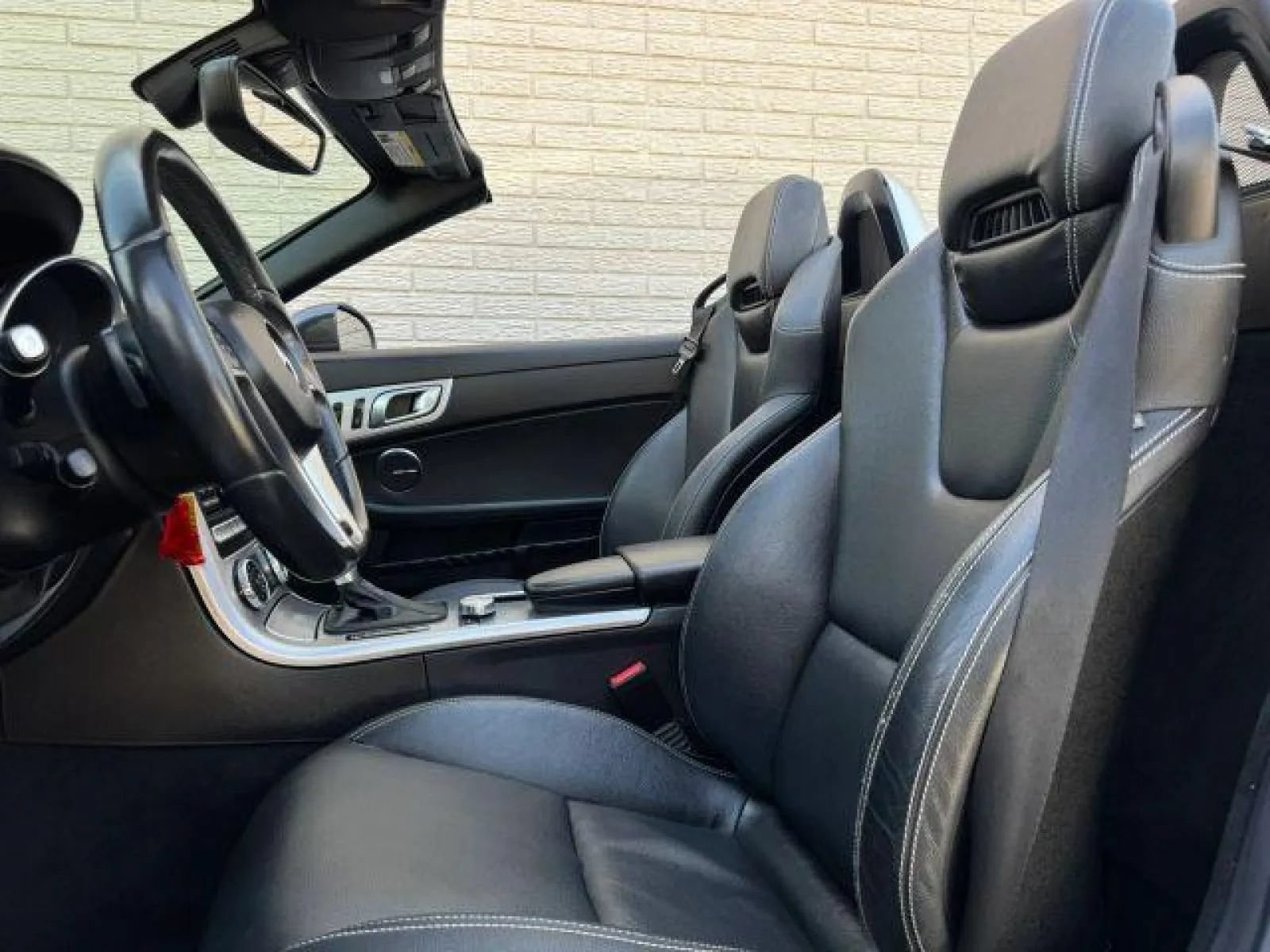 Used 2015 Mercedes-Benz SLK 250 image 26
