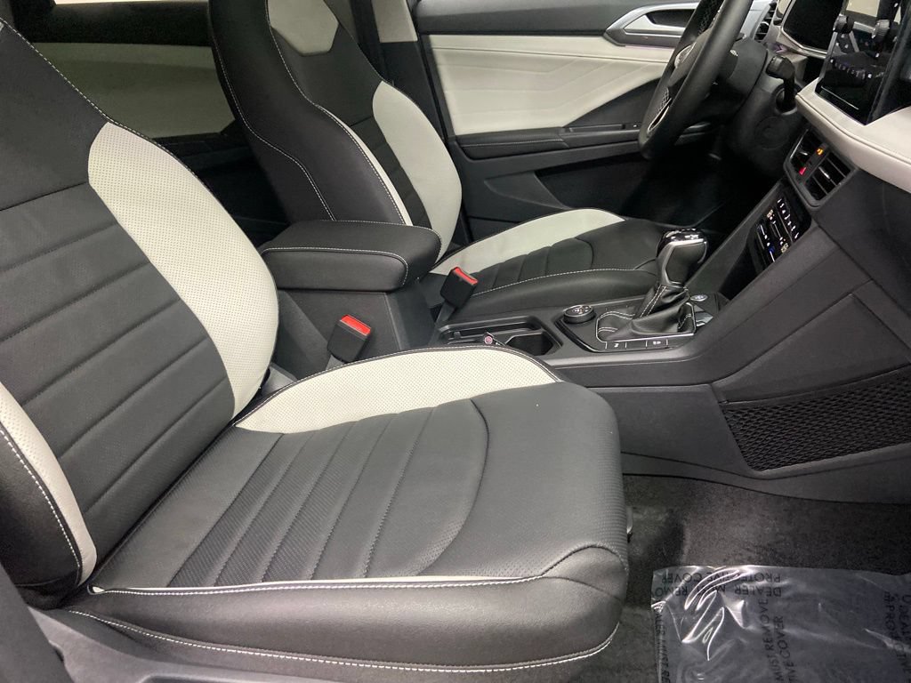 New 2026 Volkswagen Taos SEL AWD/4WD image 8