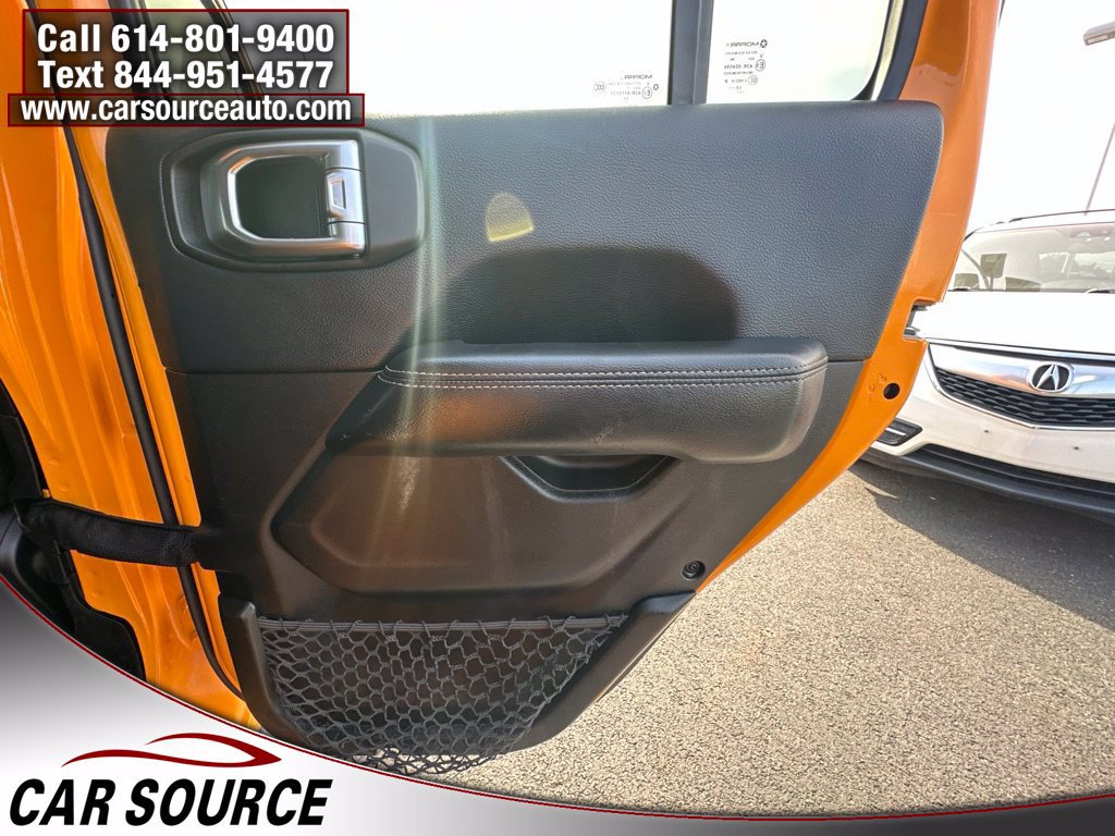 Used 2018 Jeep Wrangler Unlimited Sahara w/ Uconnect 4C Nav & Sound Group AWD/4WD image 30