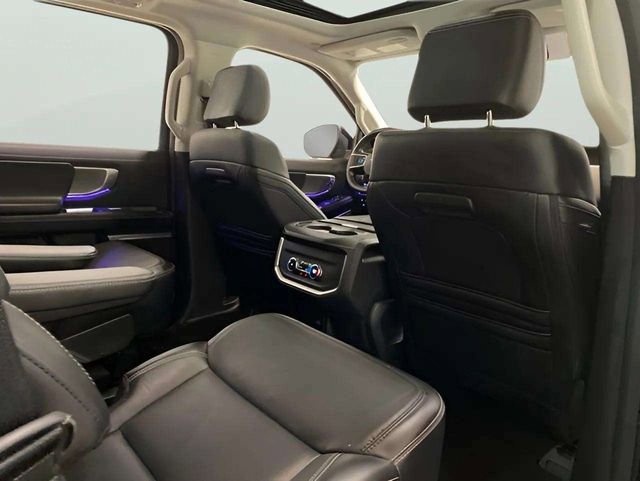 Used 2025 Ford Expedition Platinum AWD/4WD image 69