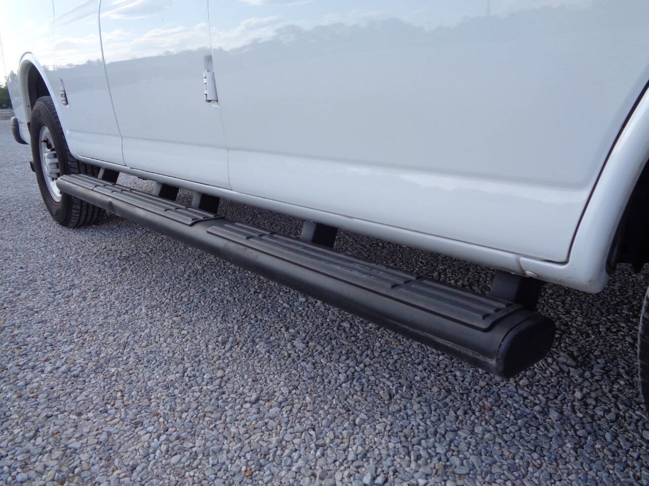 Used 2018 Chevrolet Express 3500 LS image 31