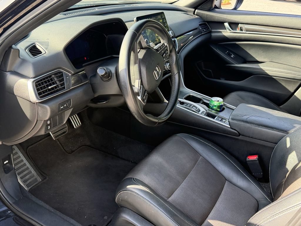Used 2018 Honda Accord Sport image 9
