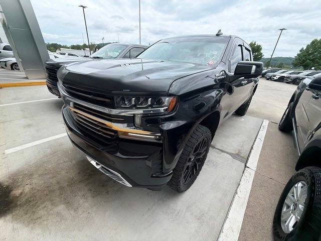 Used 2020 Chevrolet Silverado 1500 High Country w/ Technology Package AWD/4WD image 2