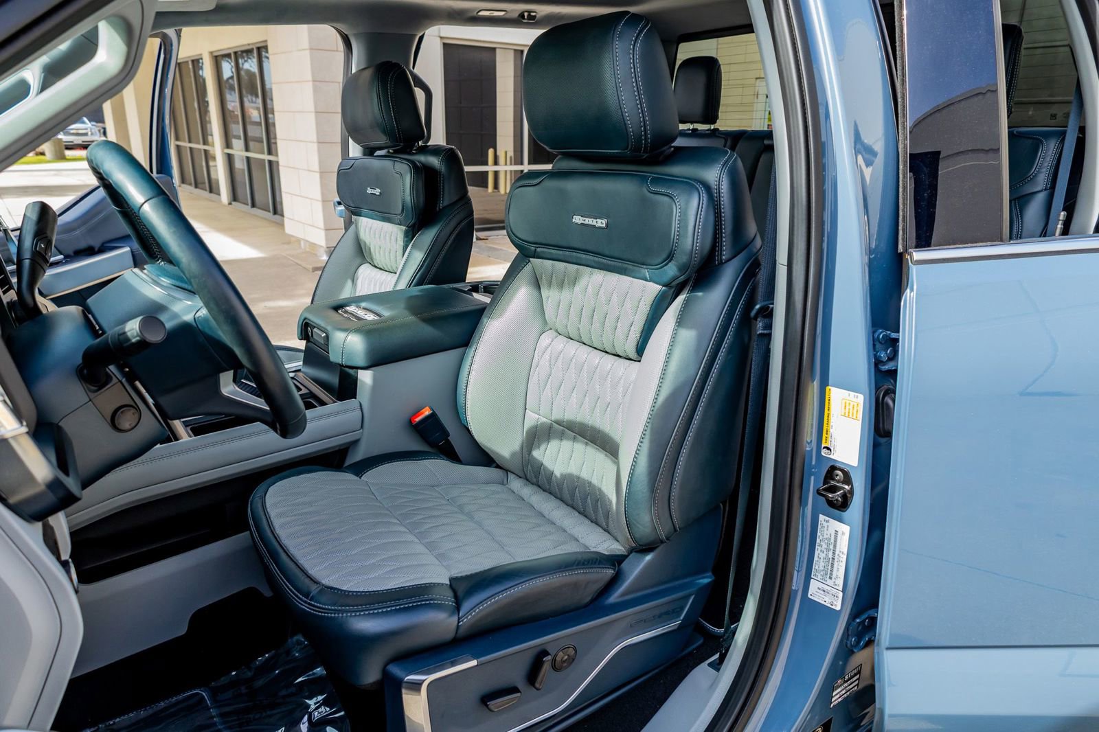 Used 2023 Ford F350 Limited w/ FX4 Off-Road Package image 30