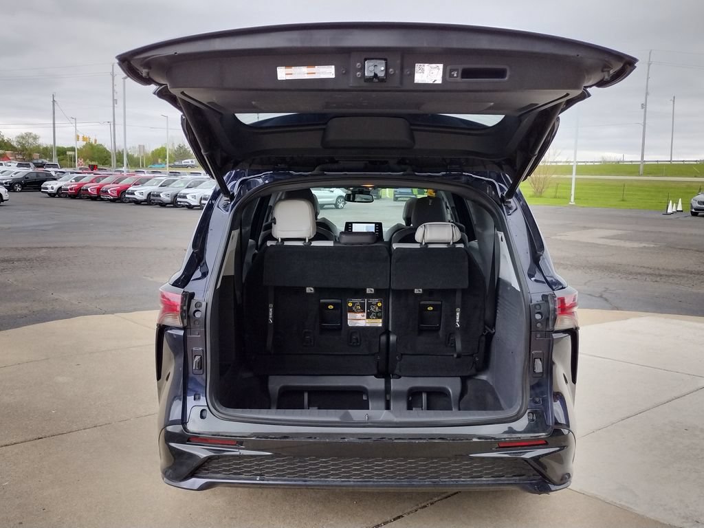 Used 2021 Toyota Sienna XSE AWD/4WD image 22
