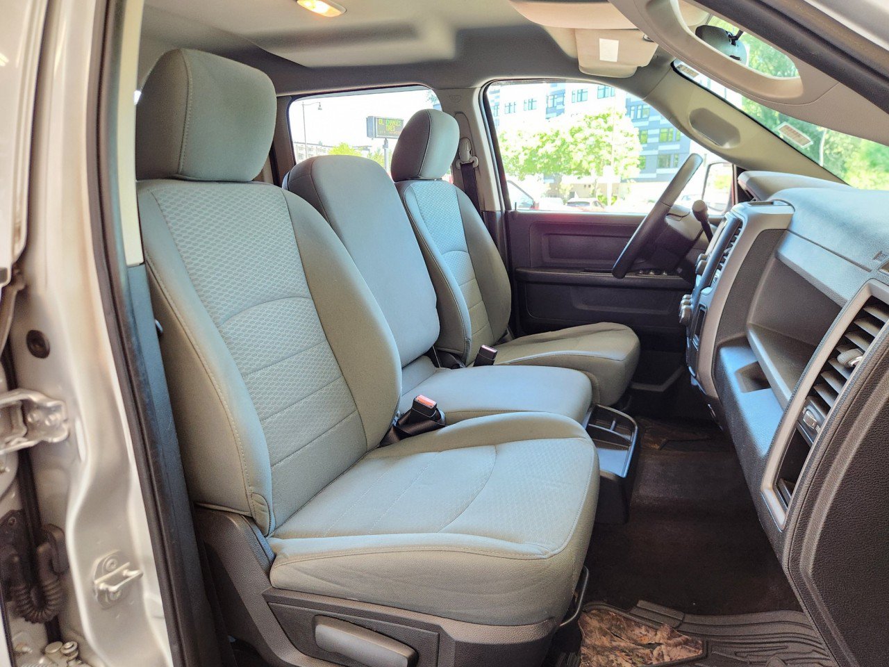 Used 2015 RAM 1500 Express AWD/4WD image 9