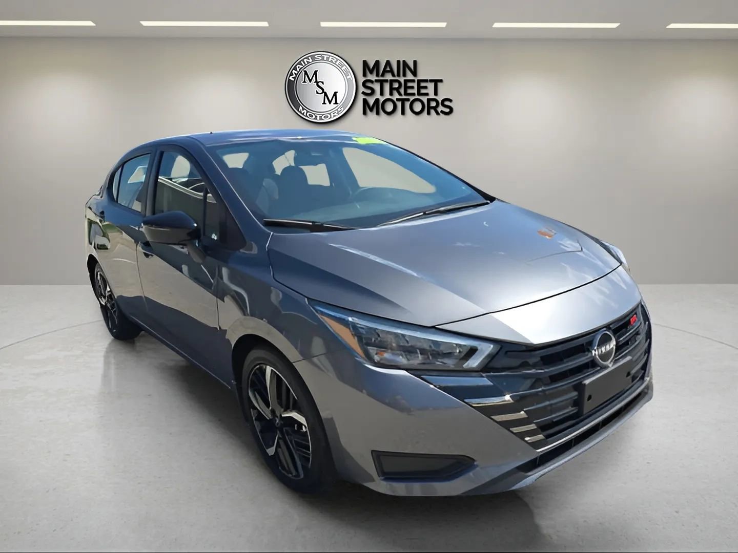 Used 2024 Nissan Versa SR w/ Trunk Package image 7