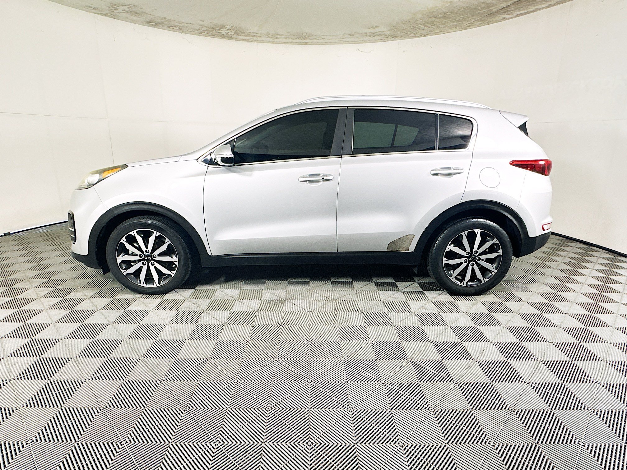 Used 2018 Kia Sportage EX FWD image 6