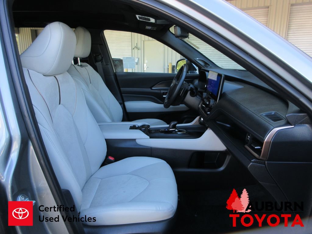 Certified 2025 Toyota Grand Highlander AWD Hybrid image 13