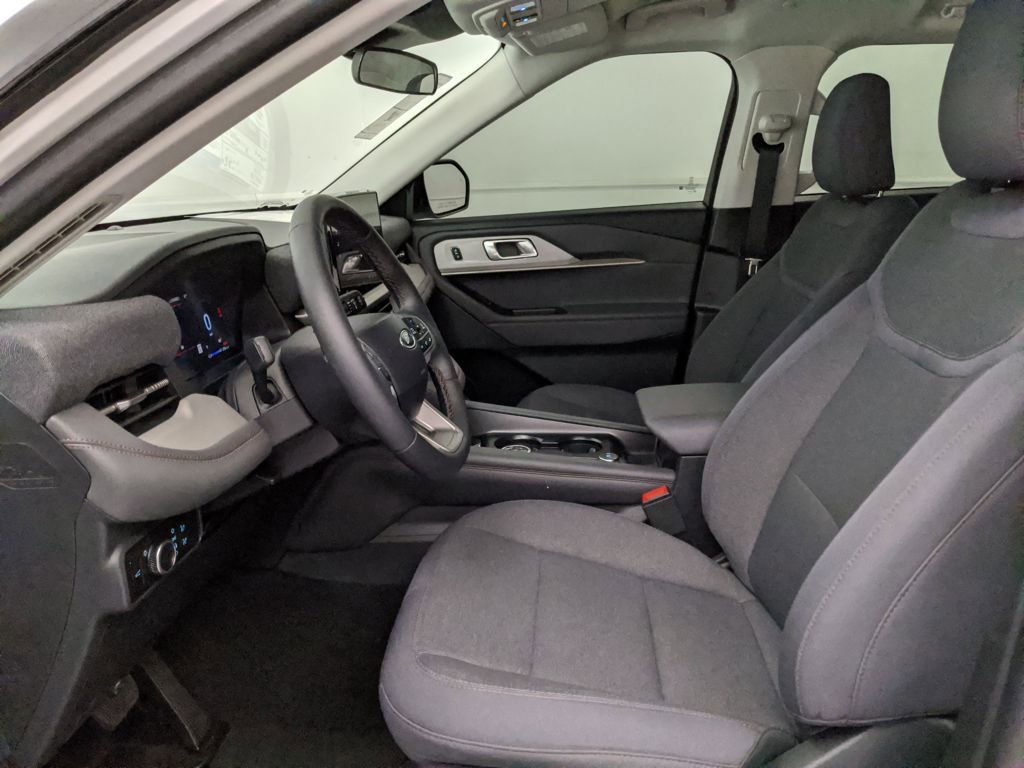 New 2025 Ford Explorer Active image 22