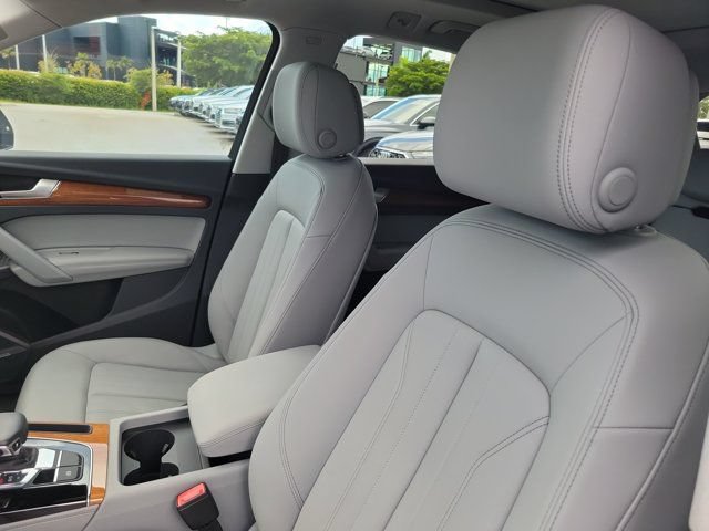 Used 2023 Audi Q5 2.0T Premium Plus w/ Premium Plus Package AWD/4WD image 16